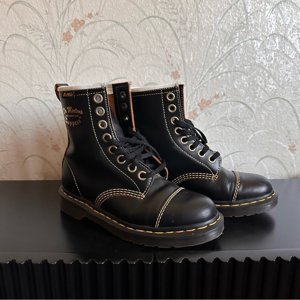 Vintage Capper Dr. Martens